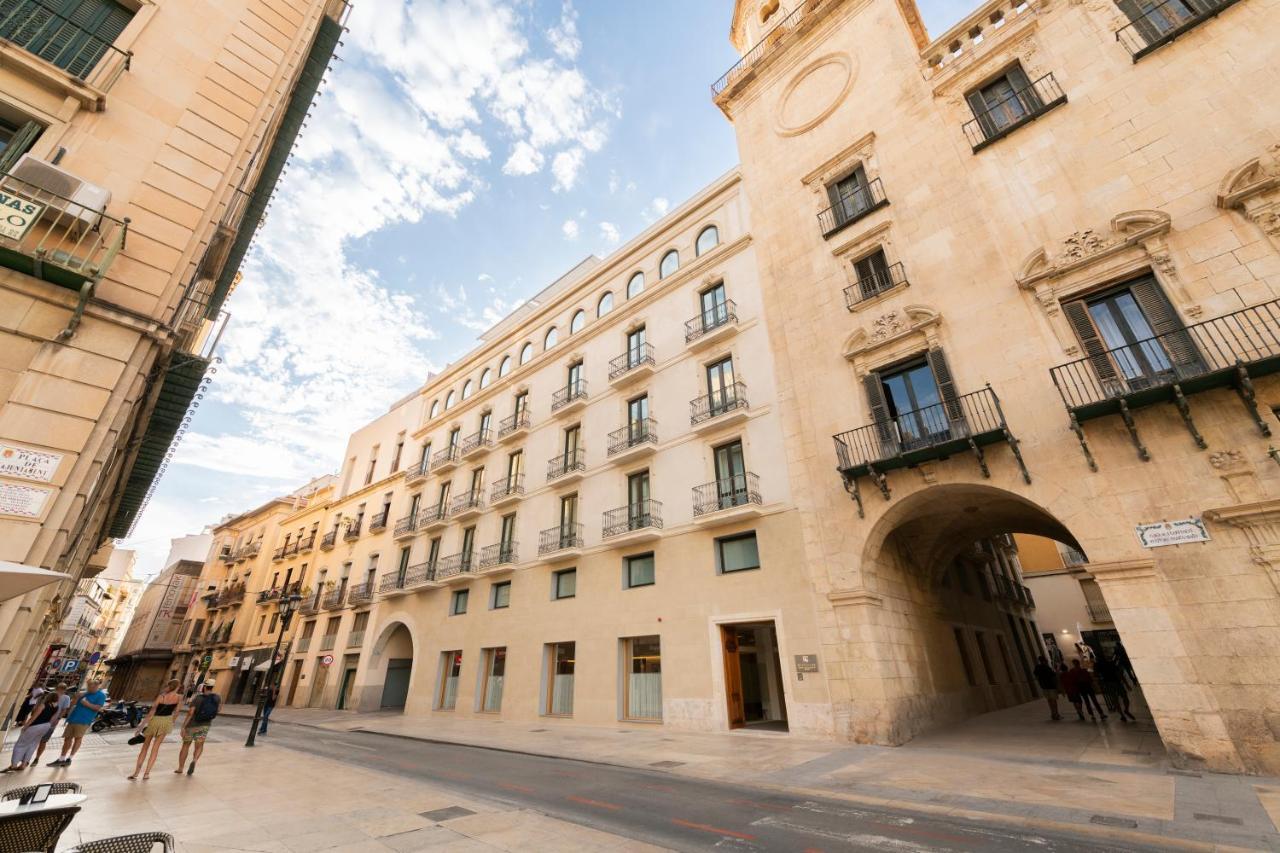 Eurostars Portico Alicante Exterior photo The Palau de la Generalitat, seat of the Government of the Balearic Islands.