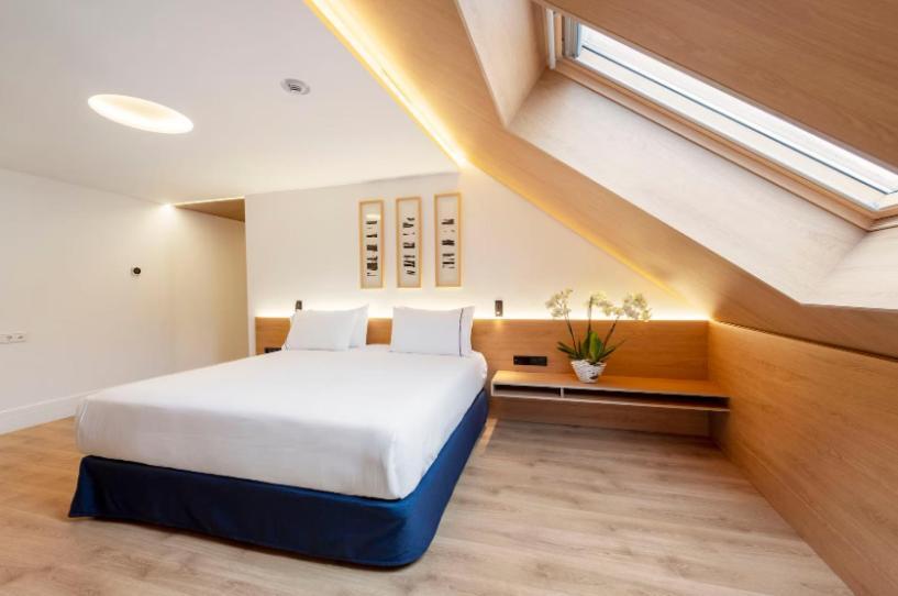 Eurostars Portico Alicante Exterior photo A room at the hotel